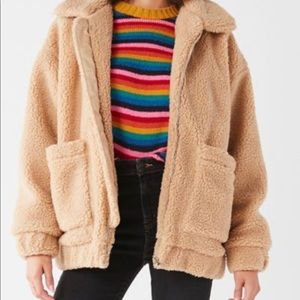 BRAND NEW.  I am GIA teddy coat size small